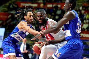 ZVEZDA SE ODLEPILA PRED KRAJ POLUVREMENA: Bentil najbolji, Topić se nameće! (FOTO)