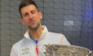 SPECIJALNA „22“ JAKNA NOVAKA ĐOKOVIĆA: Lakost proizveo ograničenu seriju, a cena je pristupačna za svakoga! (FOTO)