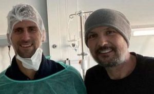 SUZE SAME KREĆU: Mihin brat čestitao Novaku titulu uz njegovu poslednju fotografiju sa Sinišom iz bolnice!