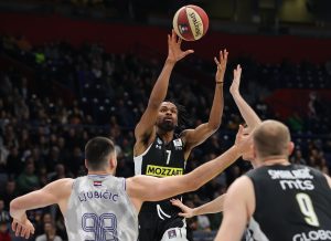 PARTIZAN DVOCIFREN: Loša odbrana ‘crno-belih’ drži Cibonu u životu! (FOTO)