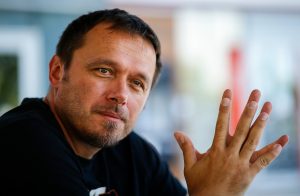 REBRAČA UPUTIO IZVINJENJE ZBOG PEVANJA PARTIZANOVE PESME: ‘Vojvodina je u mom srcu!’