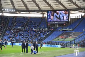 EMOTIVNE SCENE NA OLIMPIKU: Lacio se oprostio od Siniše Mihajlovića! (VIDEO)