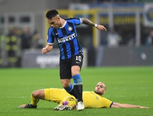 FIORENTINA MU ZABRANILA TRANSFER KARIJERE, ON ODBIO DA TRENIRA: Fantastični Marokanac želi u Barselonu! (FOTO)