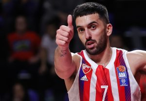 ZVEZDI GORI POD NOGAMA: Real Madrid crveno-belima otima Fakunda Kampaca!?