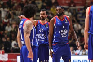 PRIČAO SE DA JE TRANSFER U ZVEZDU DOGOVOREN, ALI: Iskusni Amerikanac pojačao šampiona Evrope!