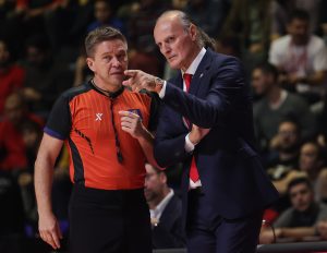 OVO SE NEĆE DOPASTI „CRVENO-BELIMA“: Poznata sudijska trojka za meč Zvezde i Budućnosti!