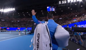 KAKAV DOČEK ZA NOVAKA ĐOKOVIĆA: Poslušajte svu tu buku sa tribina – šampion se vratio! (VIDEO)