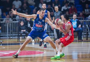 ZVEZDA SE POIGRALA U PODGORICI: Kampacu nedostajele dve ukradene lopte za tripl-dabl učinak! (VIDEO)