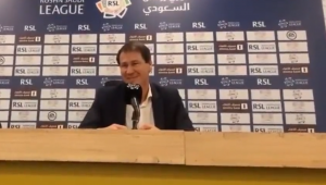 TRENER AL NASRA NAPRAVIO ŠOU NA KONFERENCIJI: „Ronaldo? Prvo sam hteo da dovedem Mesija!“ (VIDEO)