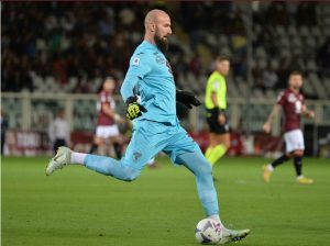 SJAJAN PODVIG VANJE: Srpski golman po ovom učinku drugi u Evropi!