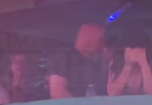 ŠOKANTAN SNIMAK: Prvi čovek UFC-a nasrnuo na suprugu! (VIDEO)