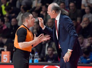 „ZNATE SVI SU TRENERI MALO LUDI, ONI NEMAJU POJMA“: Duško Ivanović napravio šou na konferenciji!