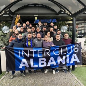 DEJAN STANKOVIĆ U ZAGRLJAJU SA ALBANSKIM NAVIJAČIMA: ‘Dirnuti smo bili toplinom!’ (FOTO)