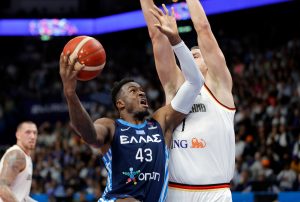 PRETERUJE ILI IPAK NE? ‘Pola reprezentacije može u NBA! Papapetru ima jako telo!’