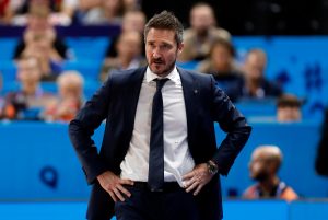 NEKI IZ SRBIJE BI MOGLI DA VIDE KAKO IZGLEDA ODGOVORNOST: Trener Italije u suzama dao ostavku nakon eliminacije od Dončića!