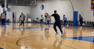 GRMI LEPA BRENA NA TRENINGU DALASA: Luka Dončić ponovo saigračima puštao srpsku muziku! (VIDEO)