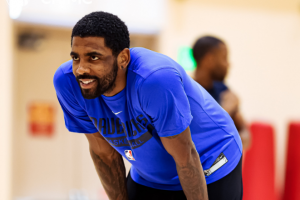 SADA VIŠE NIJE PROBLEM NI ODSUSTVO DONČIĆA: Irving debitovao za Dalas i odmah doneo pobedu! (VIDEO)