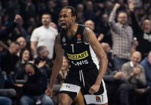 PARTIZAN GAZI KA NOVOJ POBEDI: Crno-beli ponizili Žalgiris u prvom poluvremenu! (FOTO)