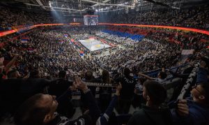 ENGLEZ OPČINJEN „GROBARIMA“: Navijači Partizana ostavili u čudu komentatora! (VIDEO)