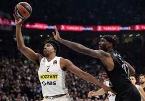 FOTO UBOD: Zagrljaj kumova pred utakmicu, dvoboj Obradovića i Itudisa! (FOTO)