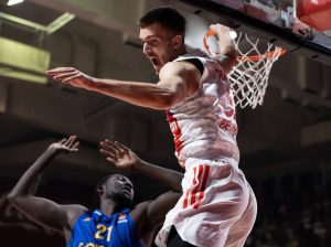 SASVIM OČEKIVANO: Monstruozno zakucavanje Petruševa potez kola u Evroligi! (VIDEO)