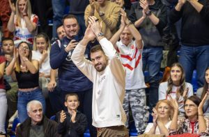 PIONIR DOČEKAO GUDURIĆA: Orilo se – „Vrati se u Zvezdu, Gudura!“ (FOTO) (VIDEO)