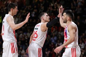 DELIJE U DELIRIJUMU NA DRUŠTVENIM MREŽAMA: Kampacov komentar na srpskom jeziku oduševio navijače Zvezde! (FOTO)