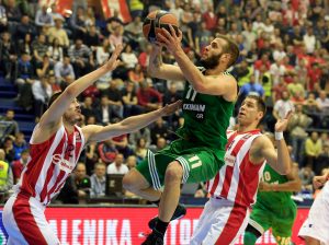 GEST ZA PAMĆENJE: Legendarni Grk završava karijeru i igraće košarku u kolicima! (FOTO)