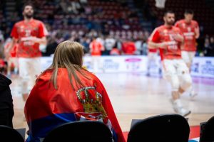 (TVITOVI) „DELIJE“ BESNE NA KOŠARKAŠE: „Ne zaslužujete navijače kao što smo mi“! (FOTO)