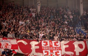 „ČAIROM“ SE ORILA POZNATA PESMA ANE NIKOLIĆ: Delije pecnule Željka Obradovića! (VIDEO)