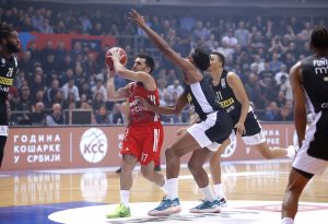 FOTO UBOD: Duško Ivanović utakmicu posmatra iz tunela, stručnjak okružen žandarmerijom! (FOTO)