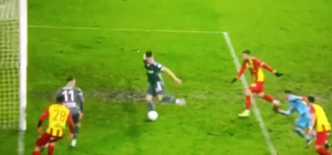 NIJE SKRIVENA KAMERA, ČOVEK JE PROMAŠIO NEMOGUĆE: Potpuno prazan gol, dve metra udaljenosti i negativan ishod! (VIDEO)