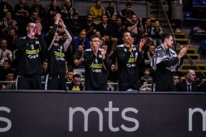 (POLUVREME) PARTIZAN DOMINIRA NA STARTU KUPA RADIVOJA KORAĆA: „Crno-beli“ imaju velikih +19 protiv Spartaka!