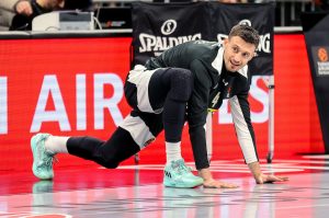 MONSTRUOZNO ZAKUCAVANJE AVRAMOVIĆA: Aleksa poleteo i izazvao delirijum u Areni! (VIDEO)