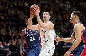 ORLOVI U FINIŠU POLUVREMENA VRATILI IZGUBLJENO: Srbiju čeka velika borba za Mundobasket u nastavku meča! (FOTO)