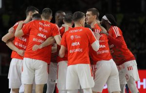 MOGU LI SE CRVENO-BELI VRATITI NA POBEDNIČKI KOLOSEK?: Večeras ih očekuje najteže gostovanje u Evroligi – evo gde možete pratiti!