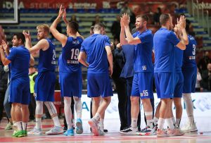 DRAMA U ZADRU: Huligani ušli u prostorije kluba i bacili topovski udar!