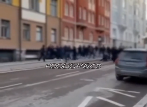 POTPUNI HAOS: Krvavi sukob navijača, od policije ni traga ni glasa! (VIDEO)