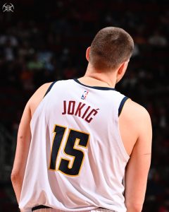 MORALO JE I TO DA SE DESI: Vukovi zaustavili Jokića, Marej jedini dvocifren kod aktuelnog šampiona! (VIDEO)