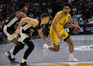 AVRAMOVIĆ SE ‘POTUKAO’ SA ALBOM: Reprezentativac Srbije čuva crno-bele, prednost Nemaca istopljena u finišu poluvremena! (FOTO)