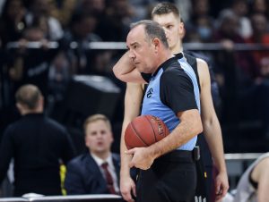 POZNATI ARBITRI: Ovo je sudijska trojka koja će deliti pravdu na meču Efesa i Partizana!