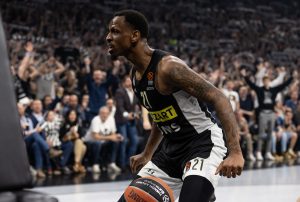 (ANKETA) DA LI DŽEJMS NANELI MORA DA BUDE SUSPENDOVAN DO KRAJA SEZONE: Treba li Amerikanac da bude kažnjen?!