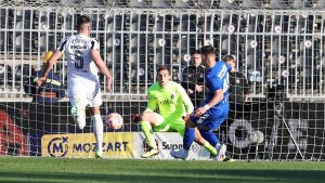 (POLUVREME) RADNIK POSTIGAO DRUGI GOL I KAZNIO PARTIZAN: Crno-beli nisu koristili šanse, sada imaju veliki zaostatak! (VIDEO)