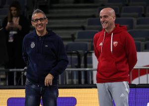 FOTO UBOD: Pozdrav dvojice reprezentativaca i srdačan razgovor španskih pomoćnika! (FOTO)