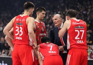 ZVEZDAŠ ZA ZVEZDAŠA: Petrušev zamenjen za Mitrovića! (FOTO)