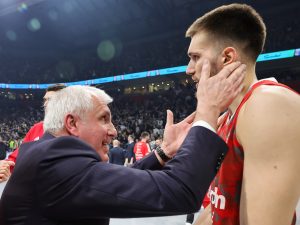 OBRADOVIĆ SE IZVINIO PETRUŠEVU: „Lesor je neverovatan igrač sa ogromnom energijom, ali ovo na kraju je bilo bespotrebno“!