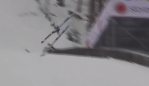 UŽASAN PAD NA ČUVENOJ PLANICI: Slovenački ski skakač hitno prebačen u bolnicu! (VIDEO)