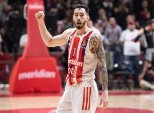 OGLASIO SE VILDOZA: „Bili smo u avionu, a onda mi se telefon ‘zapalio’!“ – otkrio da li odlazi iz Zvezde!