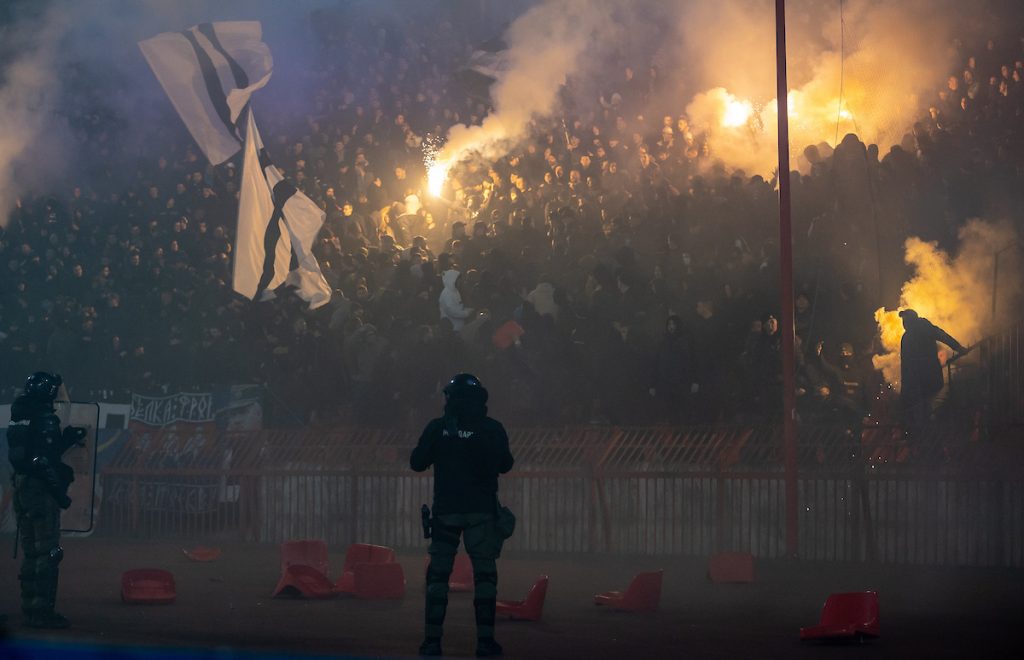 GROBARI GAĐALI KANGU: U sve se umešao Natho – varnice na terenu! (VIDEO)