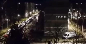 VELIKA TUČA HULIGANA U HRVATSKOJ: Jezive scene, momka na zemlji šutirali do iznemoglosti! (VIDEO)